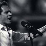 Marc Anthony singing pic